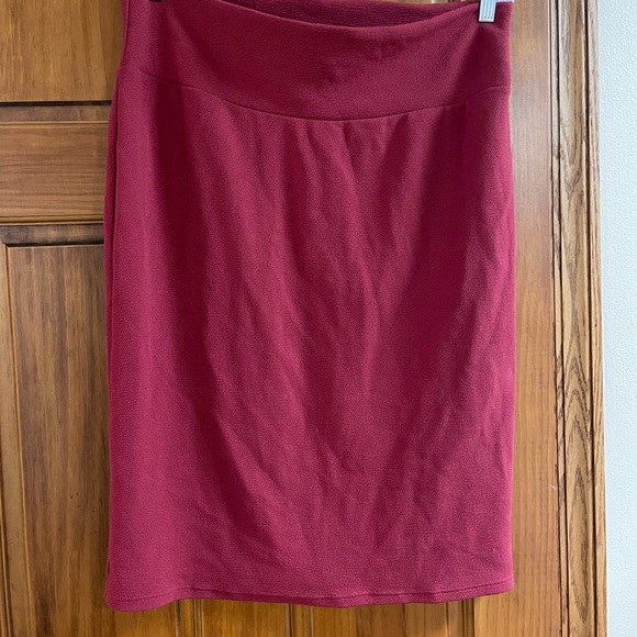 LulaRoe Cassie Red Pencil Skirt, 2X—All LulaRoe Buy 2 Get 1 Free - Picture 1 of 2